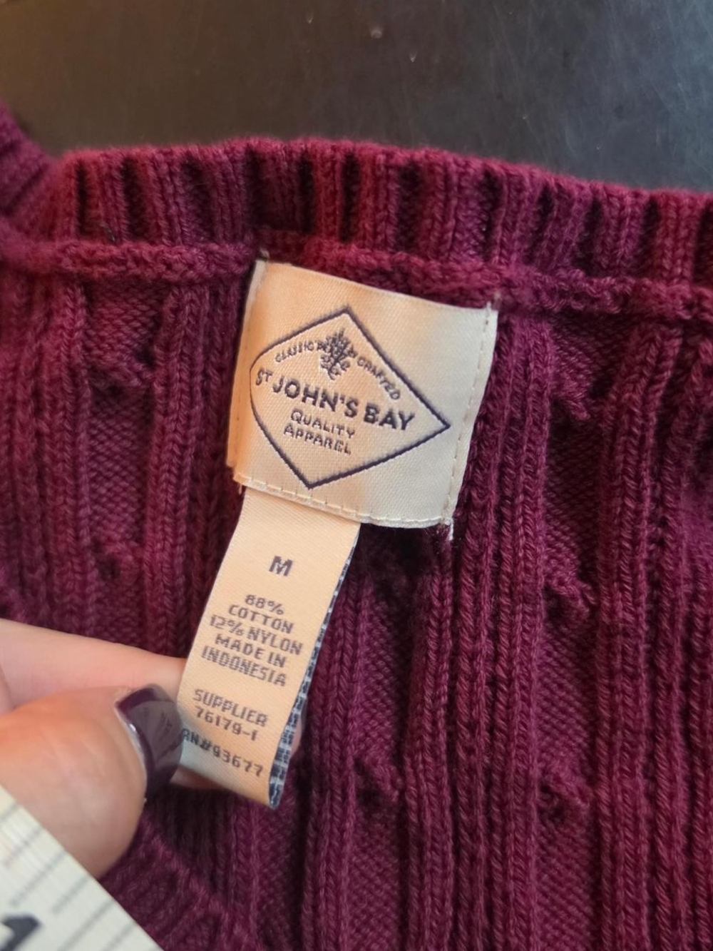 90s Vintage burgundy cable knit sweater Size M Cozy - Picture 2 of 7